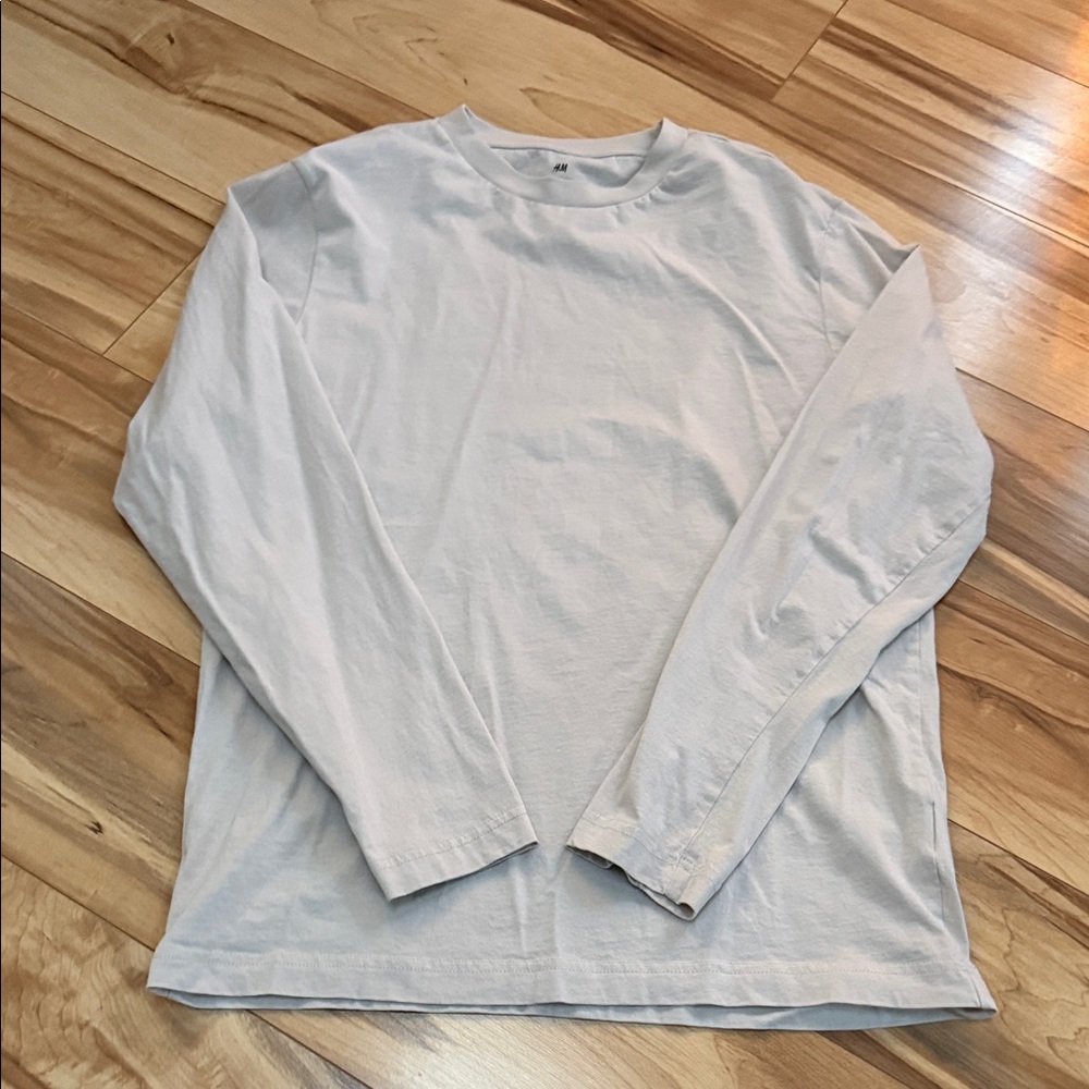 H&M Classic Light cream  Long Sleeve Tee